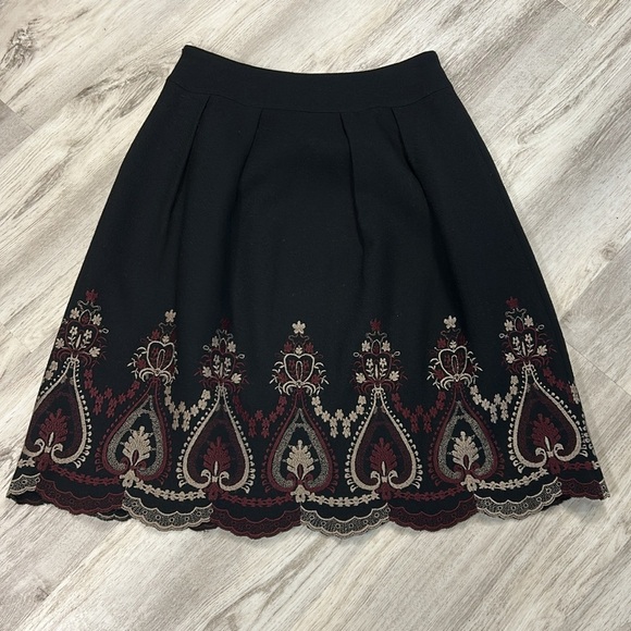 Japanese Designer Chic Embroidered Pleated Scalloped Edge A-Line 100% Wool Skirt - Picture 2 of 7